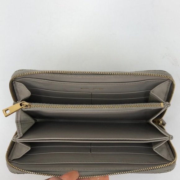 Marc Jacobs Gray Quilted Zip-Around Wallet - Picture 4 of 7